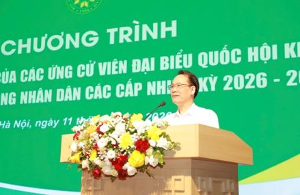 Sinh viên Học viện Nông nghiệp Việt Nam ấn tượng với chương trình hành động của ứng viên đại biểu Quốc hội