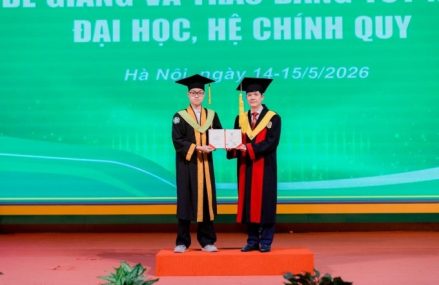 Học viện Nông nghiệp Việt Nam: Rạng rỡ lễ trao bằng tốt nghiệp cho 102 tân cử nhân khoa Công nghệ thông tin