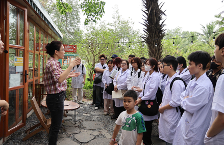 Sinh viên Khoa Chăn nuôi hào hứng với các hoạt động học đi đôi với trải nghiệm thực tế