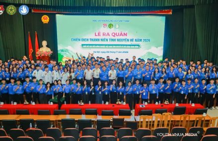 Hơn 400 tình nguyện viên của Học viện Nông nghiệp Việt Nam lên đường hoạt động tình nguyện tại 9 tỉnh, thành