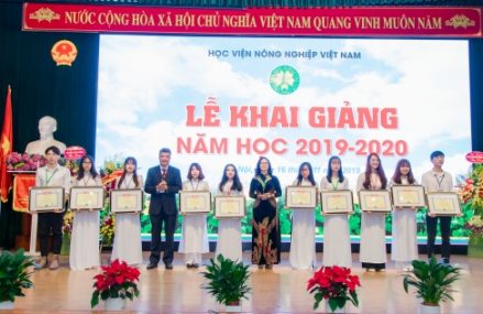 Rộn ràng không khí Lễ khai giảng năm học 2019-2020 của Học viện Nông nghiệp Việt Nam