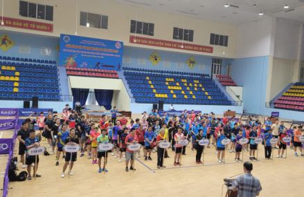 Câu lạc bộ Bóng bàn Học viện Nông nghiệp Việt Nam tham gia giải đấu tại Nhà thi đấu Gia Lâm – Hà Nội