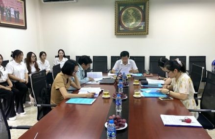 Khoa Du lịch và Ngoại ngữ nghiệm thu hai đề tài sinh viên nghiên cứu khoa học