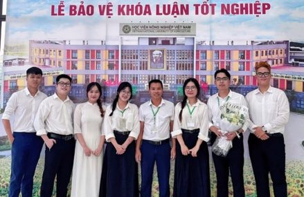 Lễ bảo vệ Khoá luận tốt nghiệp – Mốc quan trọng trong quá trình học tập của sinh viên