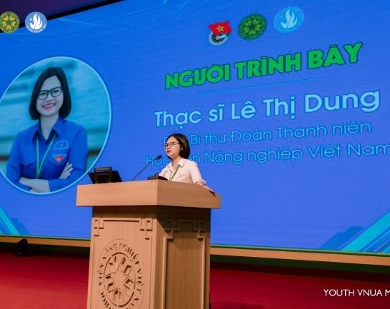 Phổ biến chương trình công tác Đoàn, Hội và phong trào sinh viên năm học 2025-2026 cho tân sinh viên K70