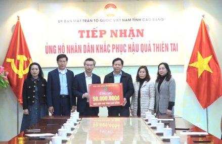 Ủy ban MTTQ tỉnh tiếp nhận kinh phí hỗ trợ khắc phục thiên tai từ Học viện Nông nghiệp Việt Nam