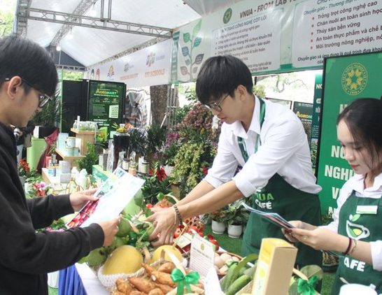 Sản phẩm KHCN của Học viện Nông nghiệp Việt Nam ‘hút’ khách tại Techfest 2025