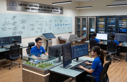 Bứt phá kỷ nguyên số cùng bộ ba “Quyền lực” công nghệ tại FITA VNUA: lựa chọn ngành nào để dẫn đầu tương lai?