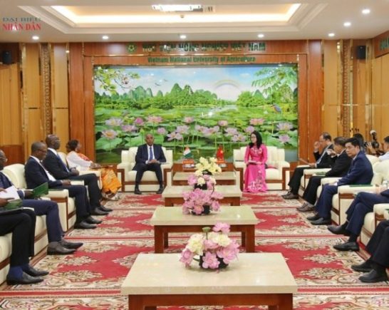 Chủ tịch Quốc hội Bờ Biển Ngà thăm Học viện Nông nghiệp Việt Nam